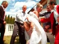 Свидетели трахают на свадьбе жену